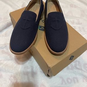 Sperry Women's Slip On Seaport Levy Loafer Flats Navy Canvas Shoes  Size 7.5